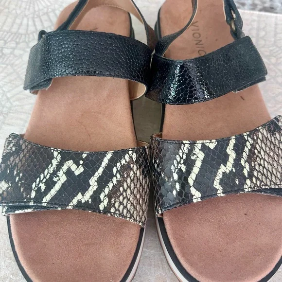 Black and Tan Women's Sandals Vionic - Picture 2 of 4